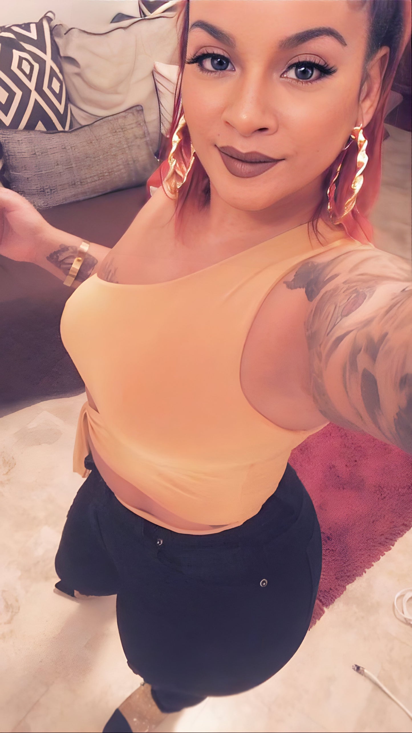 Glamorous Twist Earrings