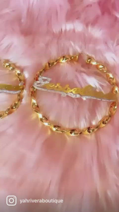 TWIST NAME EARRINGS
