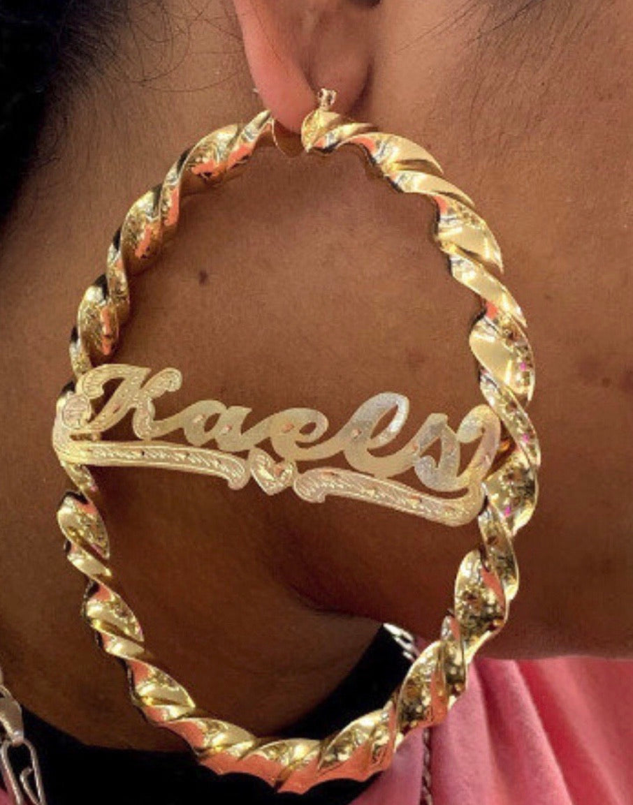TWIST NAME EARRINGS